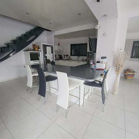 Villa La Riviera *